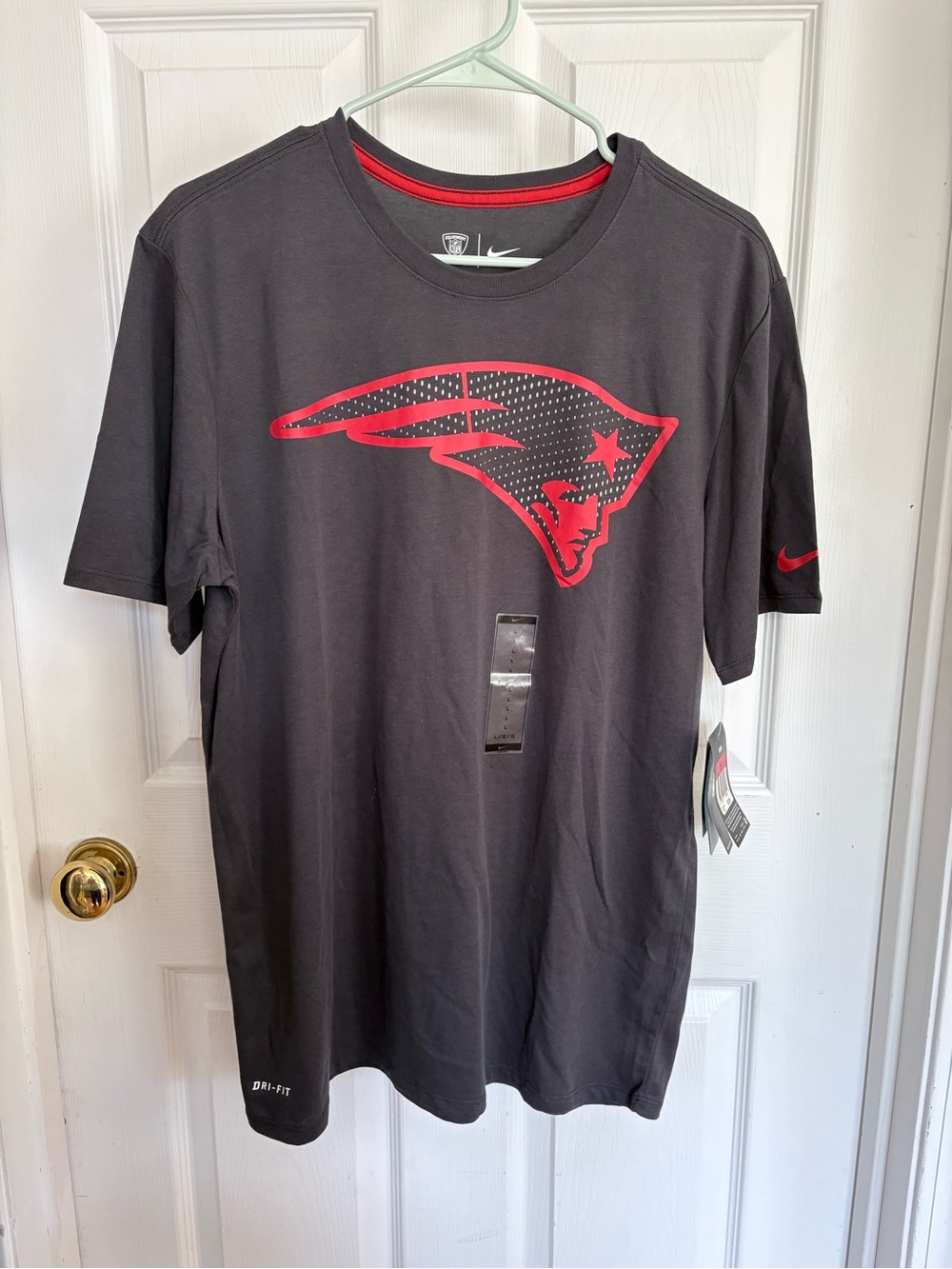 ⭐️3/$20 Nike Men’s Charcoal T-Shirt